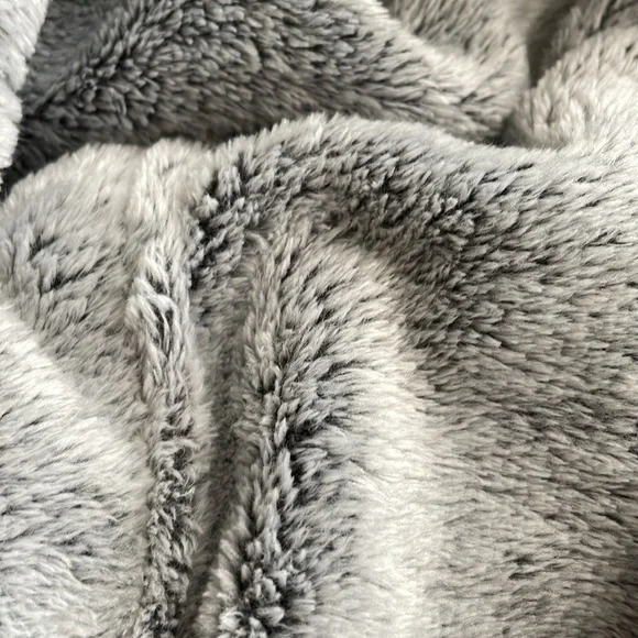 ***NEW PLUSH ROBE - Picture 6 of 9